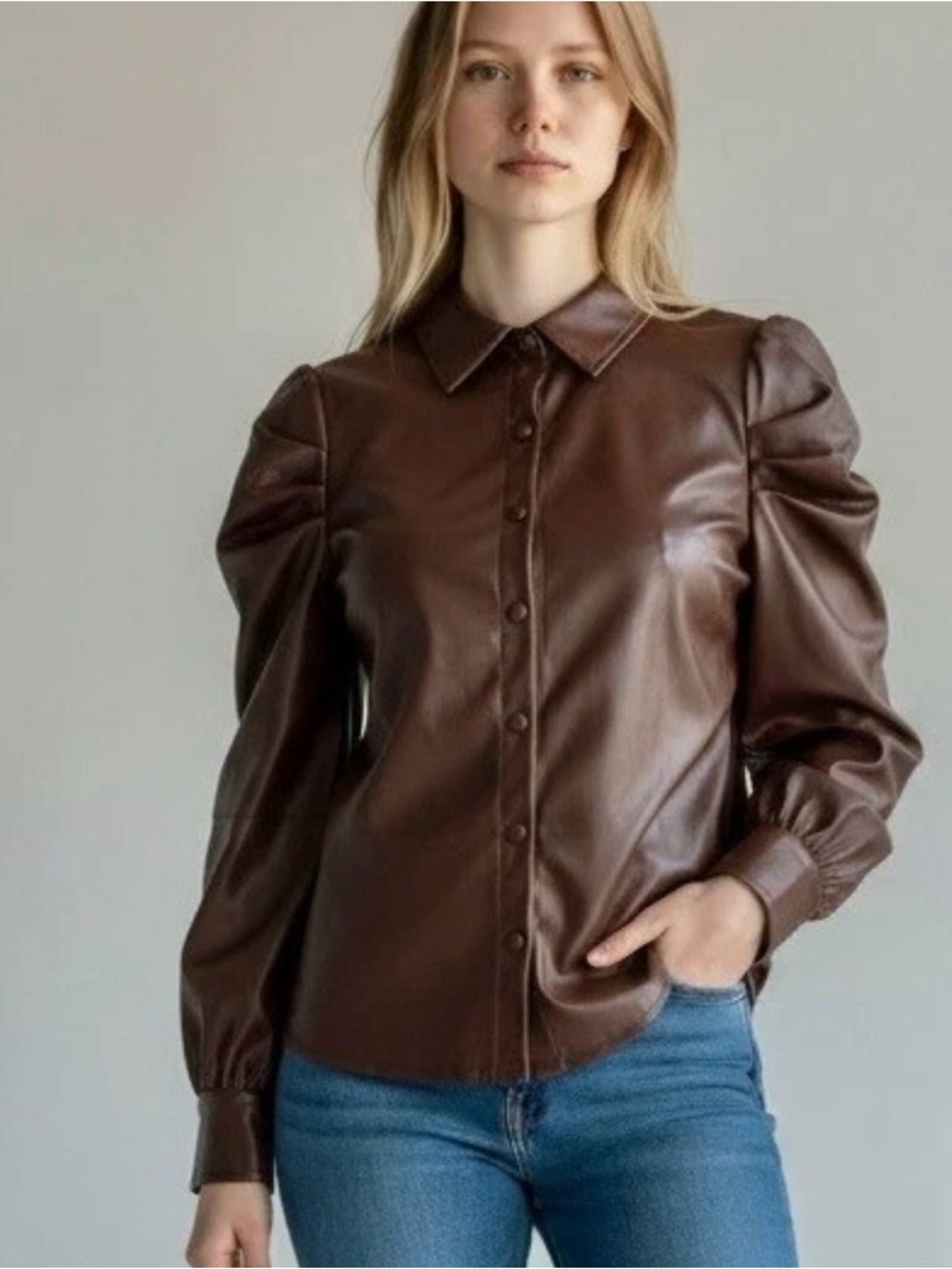 Aritzia  Wilfred "Mila" blouse, vegan leather🌸